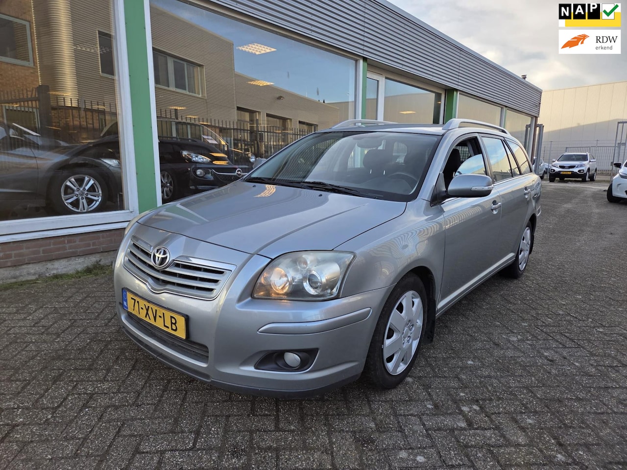 Toyota Avensis Wagon - 1.8 VVTi Luna Business|NAP|AIRCO|TREKHAAK| - AutoWereld.nl