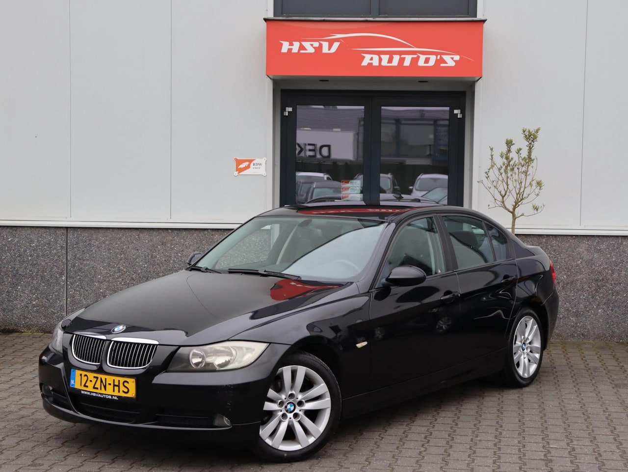 BMW 3-serie - 320i Business Line navi LM cruise - AutoWereld.nl
