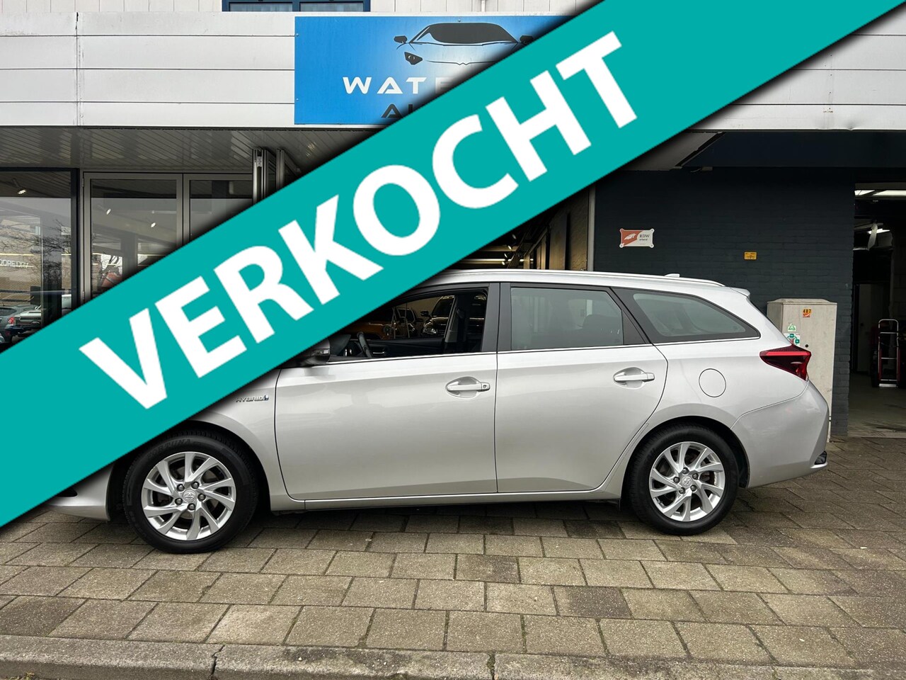 Toyota Auris Touring Sports - 1.8 Hybrid Aspiration NAVI|CRUISE CONTROL|CAMERA - AutoWereld.nl