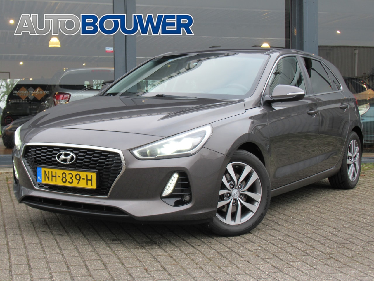 Hyundai i30 - 1.0 T-GDI First Edition 2e eigen | dealer onderh | tr.haak | LED kopl | navi | camera | cr - AutoWereld.nl