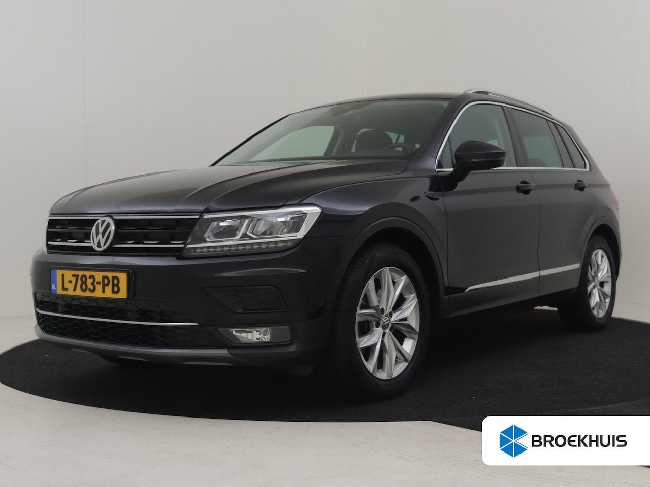Volkswagen Tiguan - 1.5 TSI ACT Highline 150 PK DSG/AUTO | Achteruitrij Camera | Trekhaak |  Keyless entry | S - AutoWereld.nl