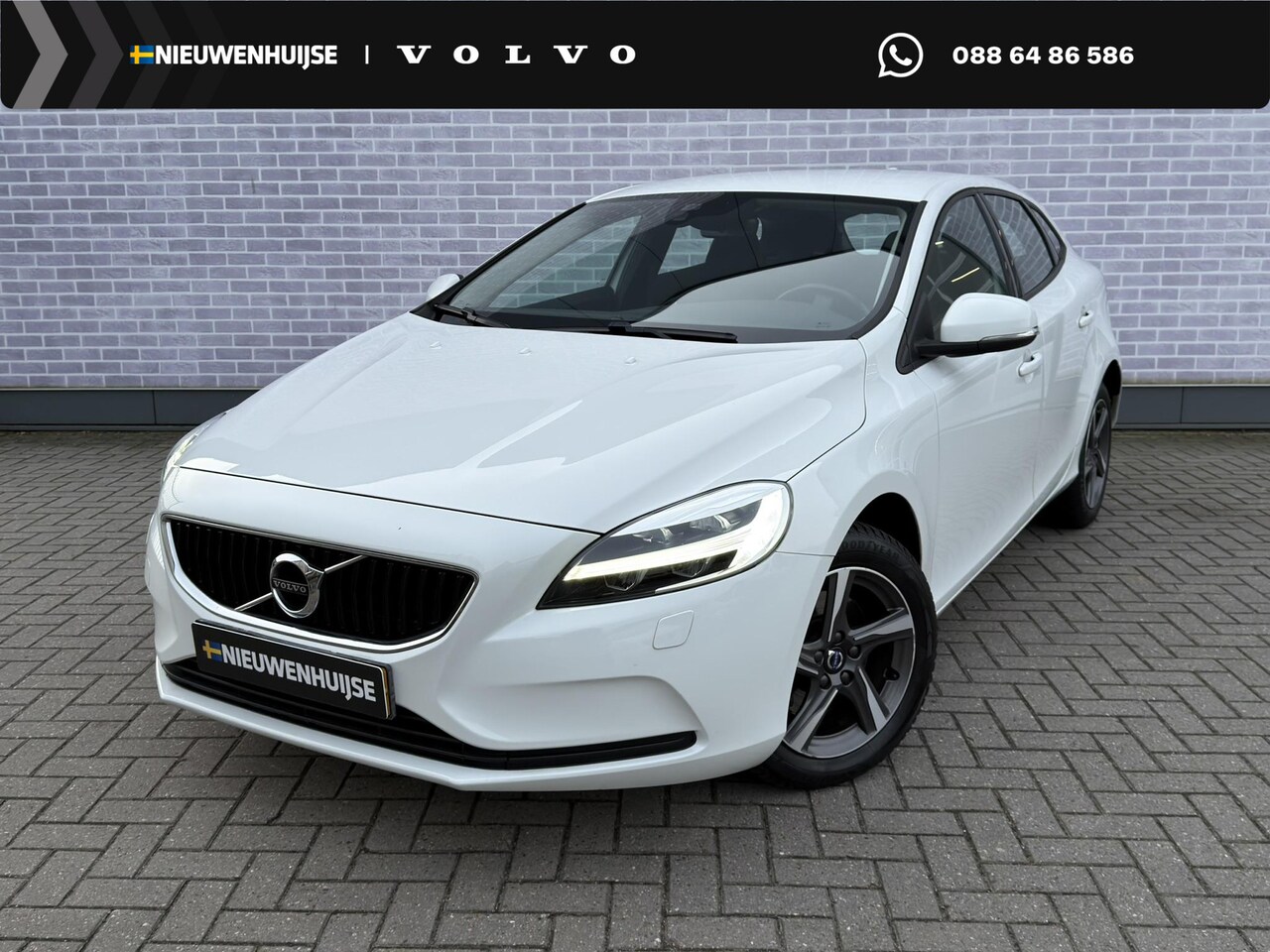 Volvo V40 - 2.0 T2 Nordic+ | Navigatie | Cruise Control | Climate Control | Stoelverwarming | Parkeers - AutoWereld.nl