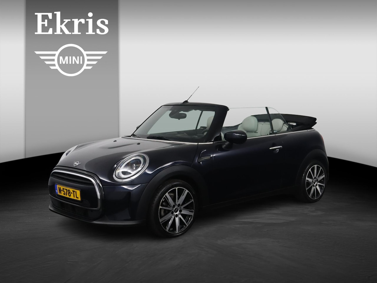 MINI Cabrio - Mini 1.5 Cooper Classic | Comfort Access | Achteruitrijcamera | Verwarmde voorstoelen | He - AutoWereld.nl
