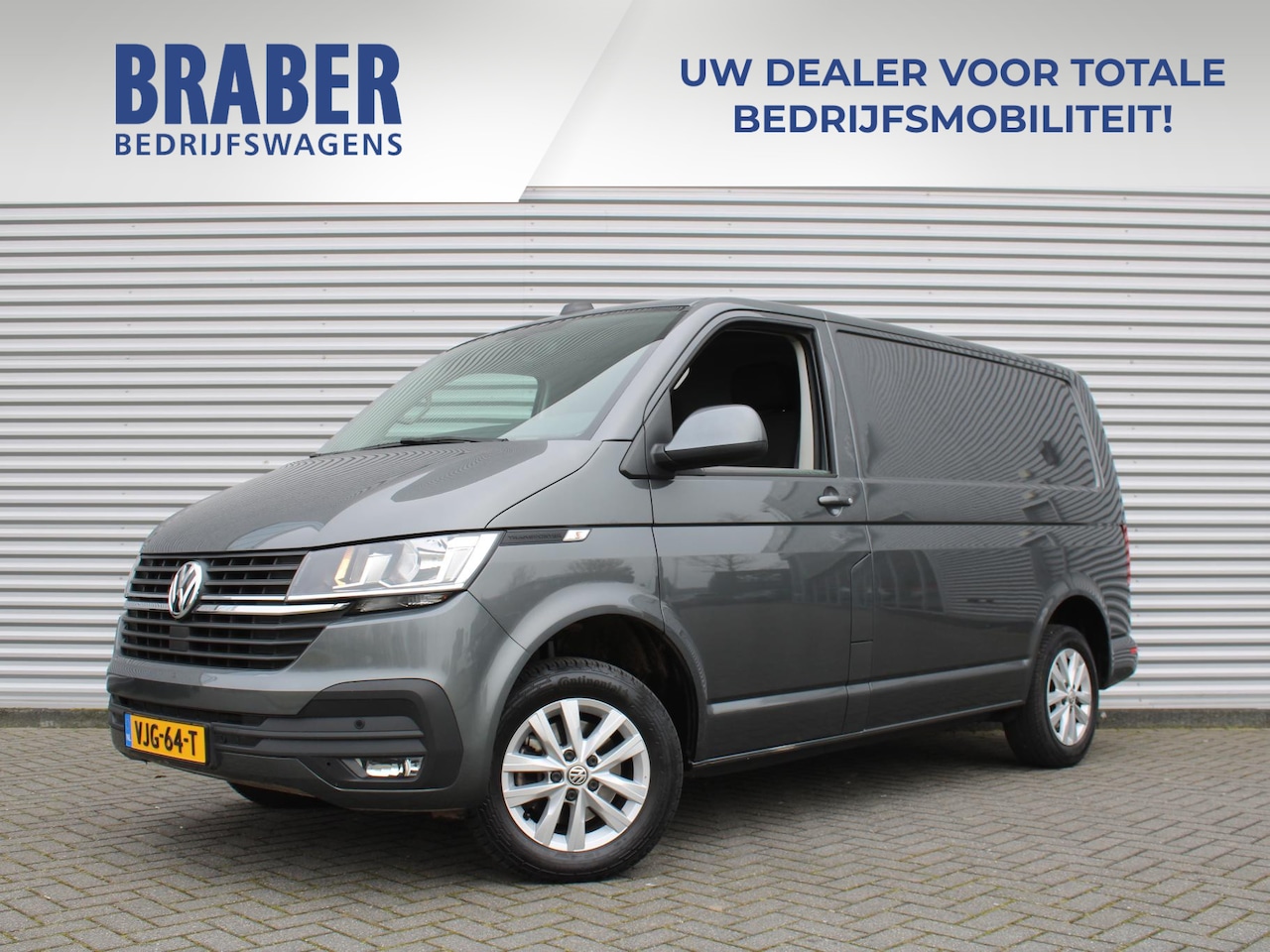 Volkswagen Transporter - 2.0 TDI L1H1 26 | Trekhaak | Voorruitverwarming | Camera | Navi | Apple Carplay/Android Au - AutoWereld.nl