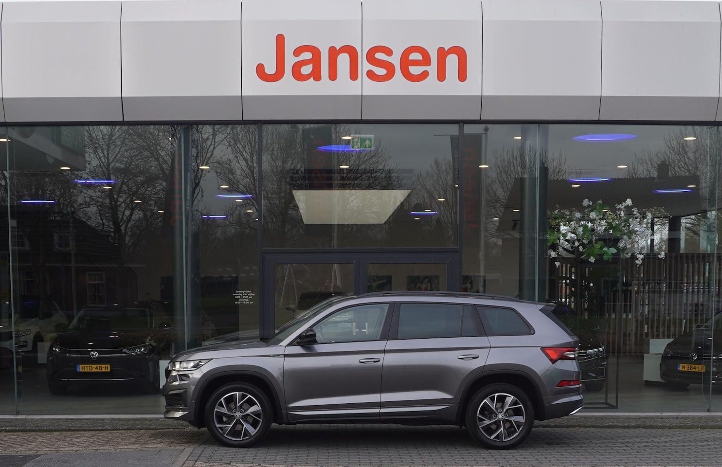 Skoda Kodiaq - 1.5 TSI Sportline Business | BLACKLINE | ALCANTARA | MEMORY | CARPLAY | NAVI | CAMERA - AutoWereld.nl