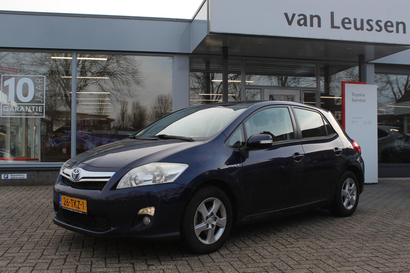 Toyota Auris - 1.8 FULL HYBRID ASPIRATION TREKHAAK NAVI CRUISE EL-RAMEN & SPIEGELS LM-VELGEN 15" - AutoWereld.nl