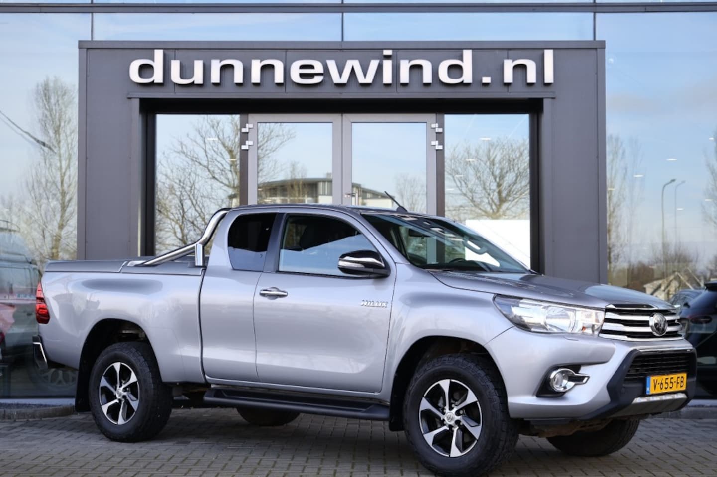 Toyota HiLux - 2.4 D-4D-F Xtra Cab Professional 2.4 D-4D-F XTRA CAB Professional - AutoWereld.nl