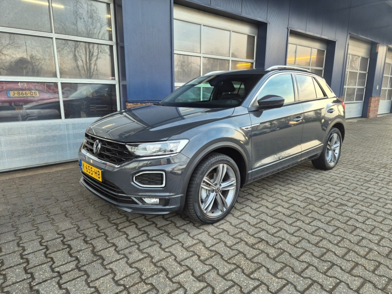Volkswagen T-Roc - 1.5 TSI Sport Business R 1.5 TSI Sport Business R, Trekhaak, elektrische a-klep, Navi, Camera, Carplay, ALL IN prij - AutoWereld.nl