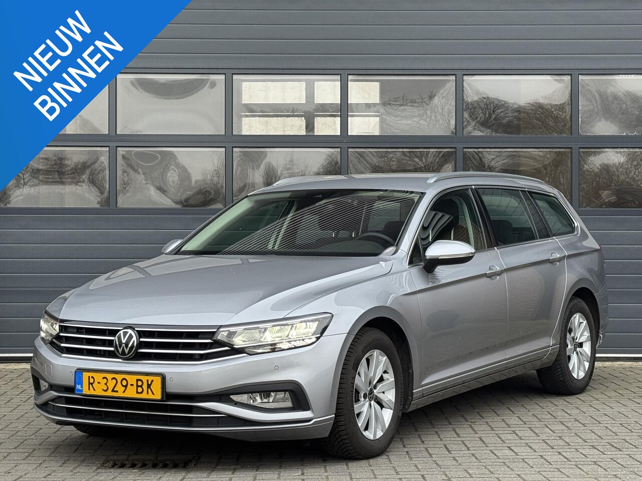 Volkswagen Passat Variant - 1.5 TSI BUSINESS I AUTOMAAT I TREKHAAK I P-CAMERA I ADAPTIVE CRUISE CONTROL I CLIMATE CONT - AutoWereld.nl