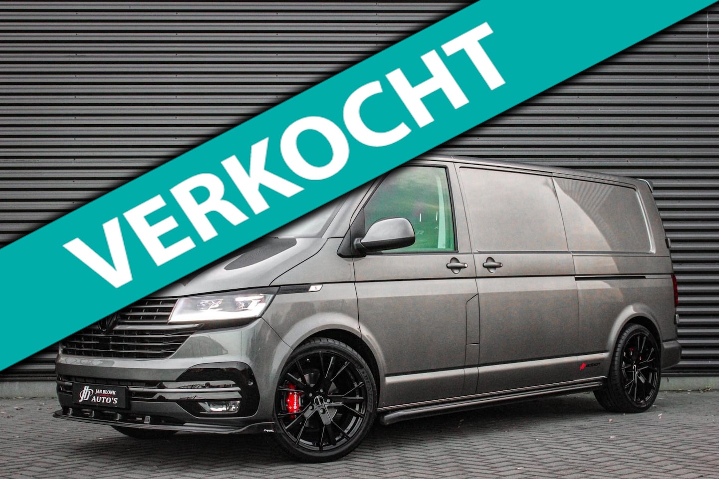Volkswagen Transporter - 2.0 TDI L2H1 150PK JB-EDITION DSG / PDC / VERLAGINGSVEREN / LEDEREN BEKLEDING / FULL / APP - AutoWereld.nl