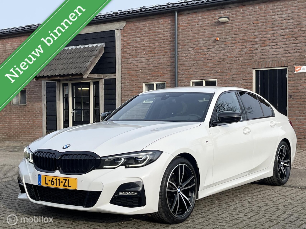 BMW 3-serie - 320i Business Edition Plus M-Sport Laser Camera Garantie Premium Bmw - AutoWereld.nl