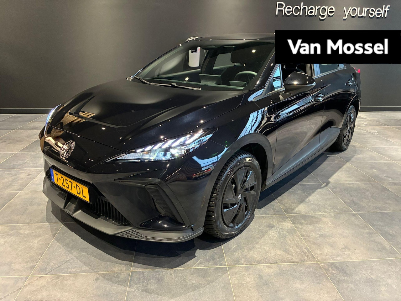 MG MG4 Electric - Standard 51 kWh | Carplay | Led koplampen | Cruise Control | MG i-Smart App | - AutoWereld.nl