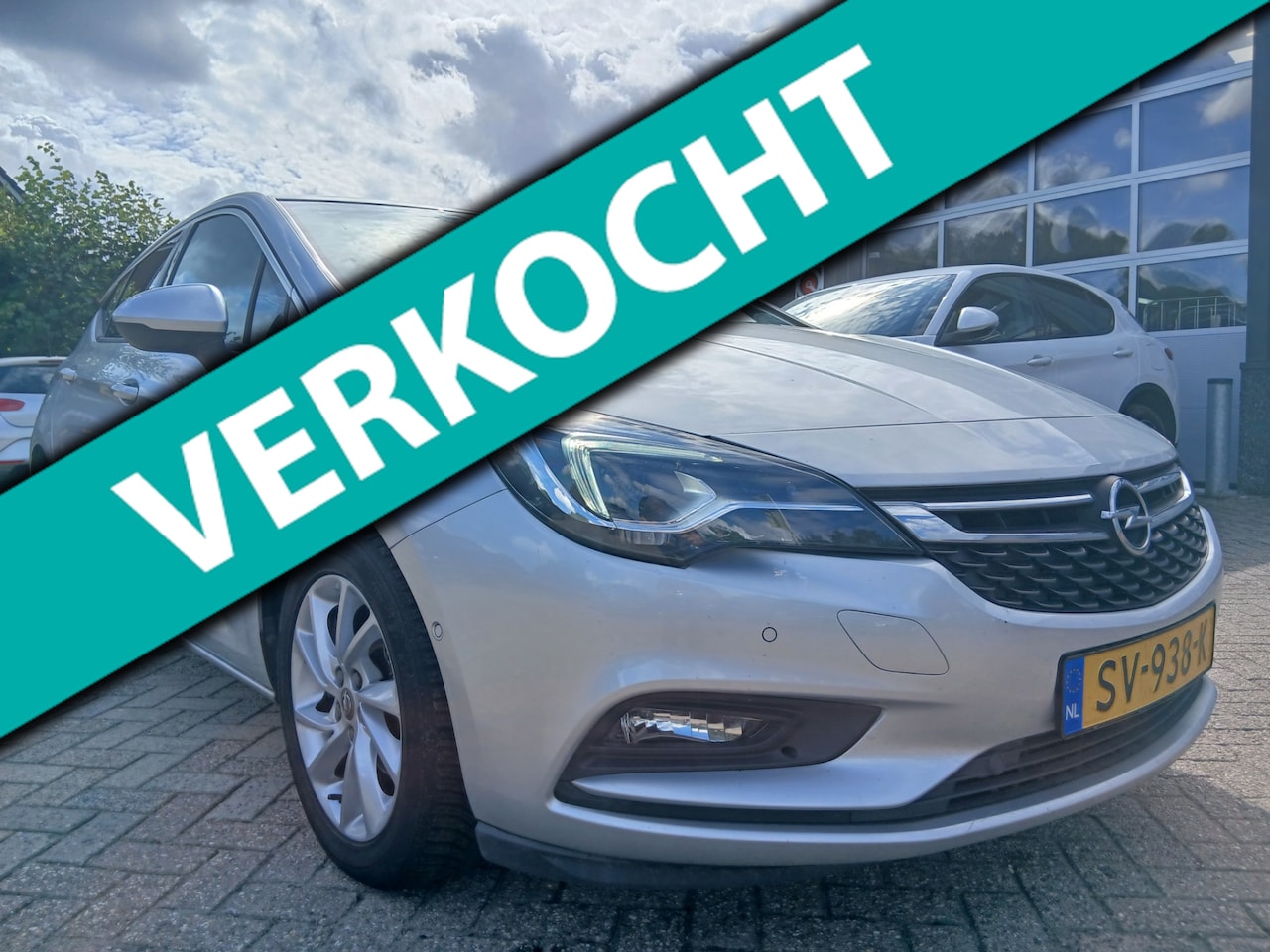 Opel Astra - 1.4 Innovation - Navigatie - Achteruitrijcamera - Airco - AutoWereld.nl