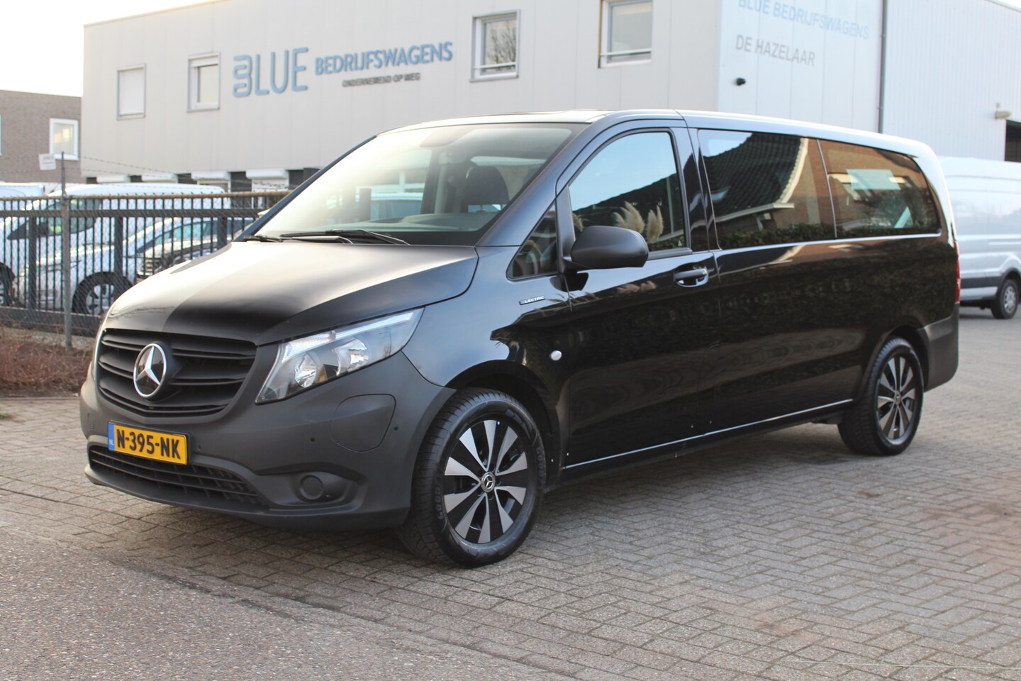 Mercedes-Benz eVito Tourer - PRO L3 90 kWh ✓ SoH 95% ✓ €27.500,- incl.btw ✓ 9-persoons ✓ WLTP 354 KM - AutoWereld.nl