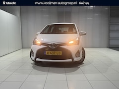 Toyota Yaris - 1.3 VVT-i Comfort | Navigatie systeem | Lichtmetalen velgen met all season banden | Leuke
