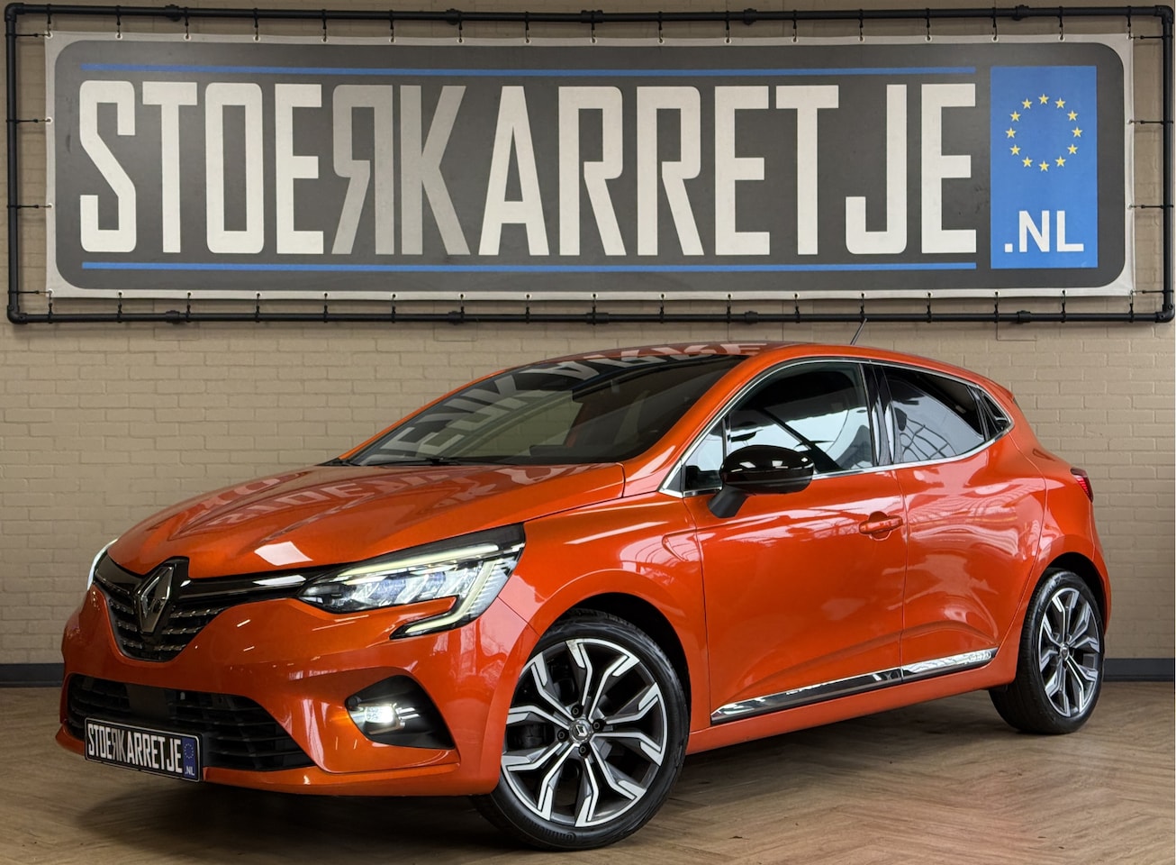 Renault Clio - 1.0 TCe 90pk Automaat | Groot Navi | 360 | 17" | PDC V+A | Stoel & stuur verwarming | Keur - AutoWereld.nl