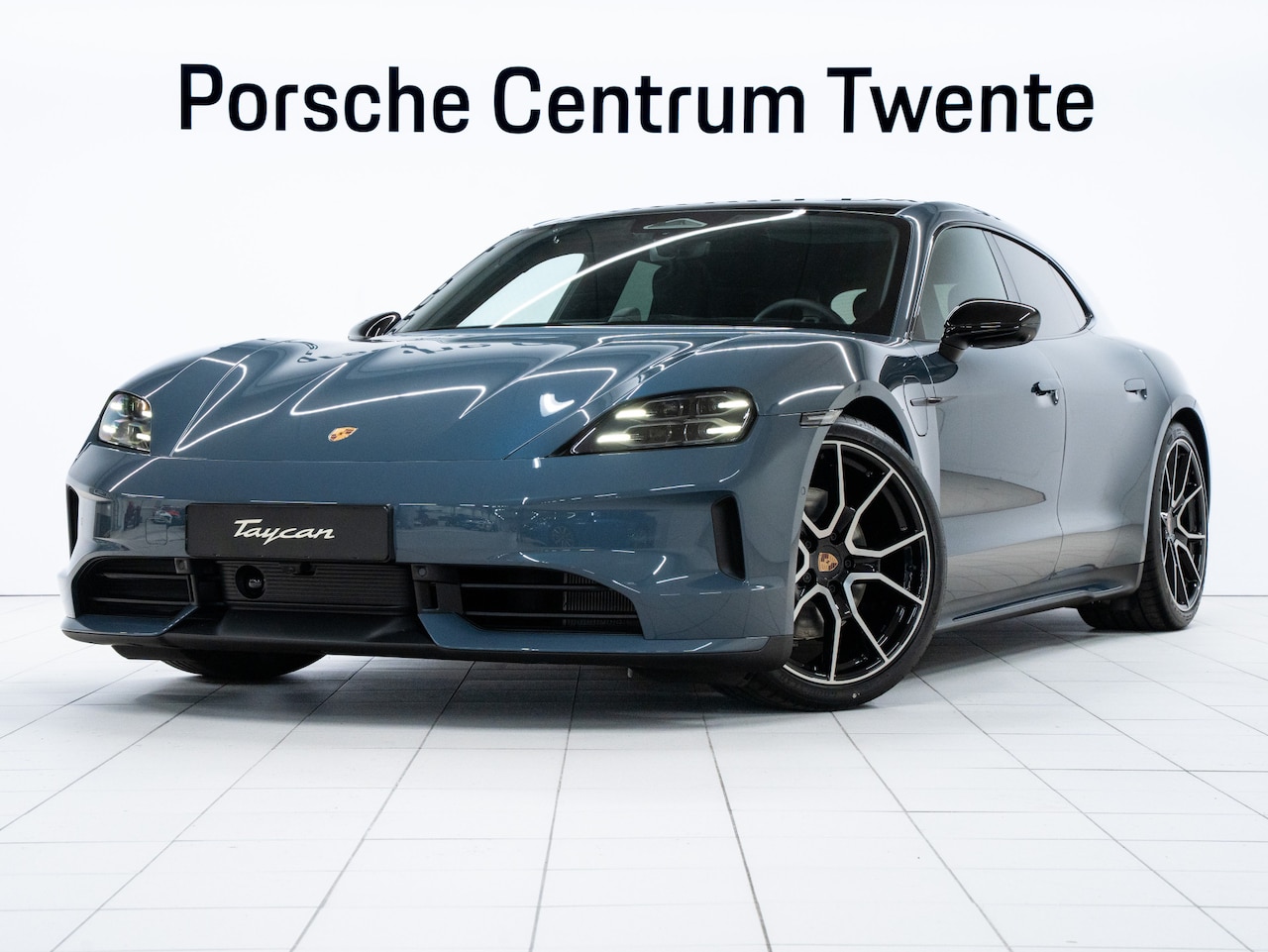 Porsche Taycan Sport Turismo - Black Edition - AutoWereld.nl