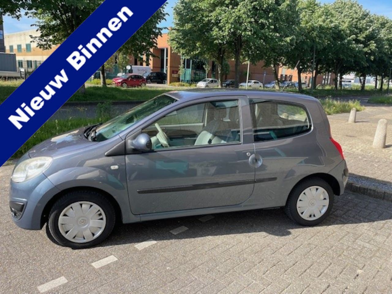 Renault Twingo - 1.2-16V 75 Expression ISOFIX | AIRCO | NW KOPPELING (2025) EL.RAMEN + EL.SPIEGELS | RADIO - AutoWereld.nl
