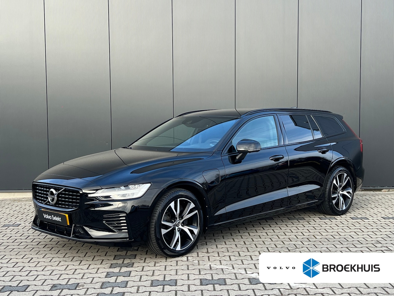 Volvo V60 - T6 Plug-in hybrid AWD Core Bright | Long Range | Harman Kardon | Trekhaak | 360 Camera | S - AutoWereld.nl