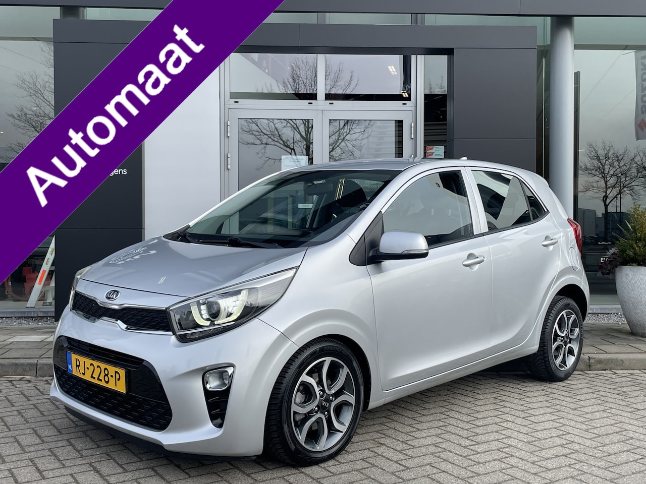Kia Picanto - 1.2 CVVT First Edition | Automaat | Camera | Navigatie | - AutoWereld.nl