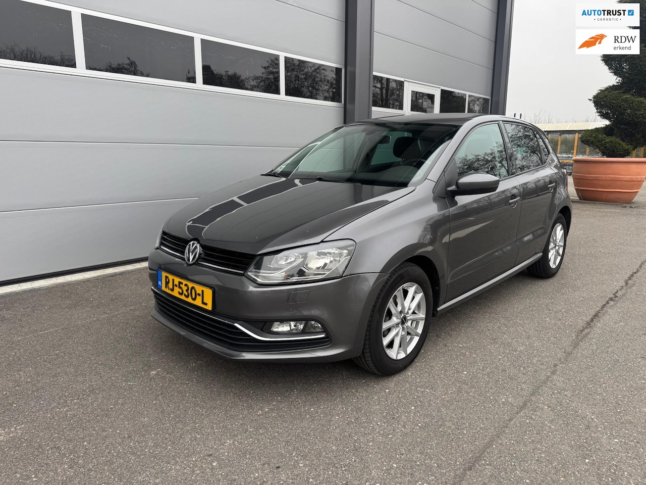 Volkswagen Polo - 1.4 TDI Comfortline I Automaat I Navi I Stoelverwarming I PDC I - AutoWereld.nl