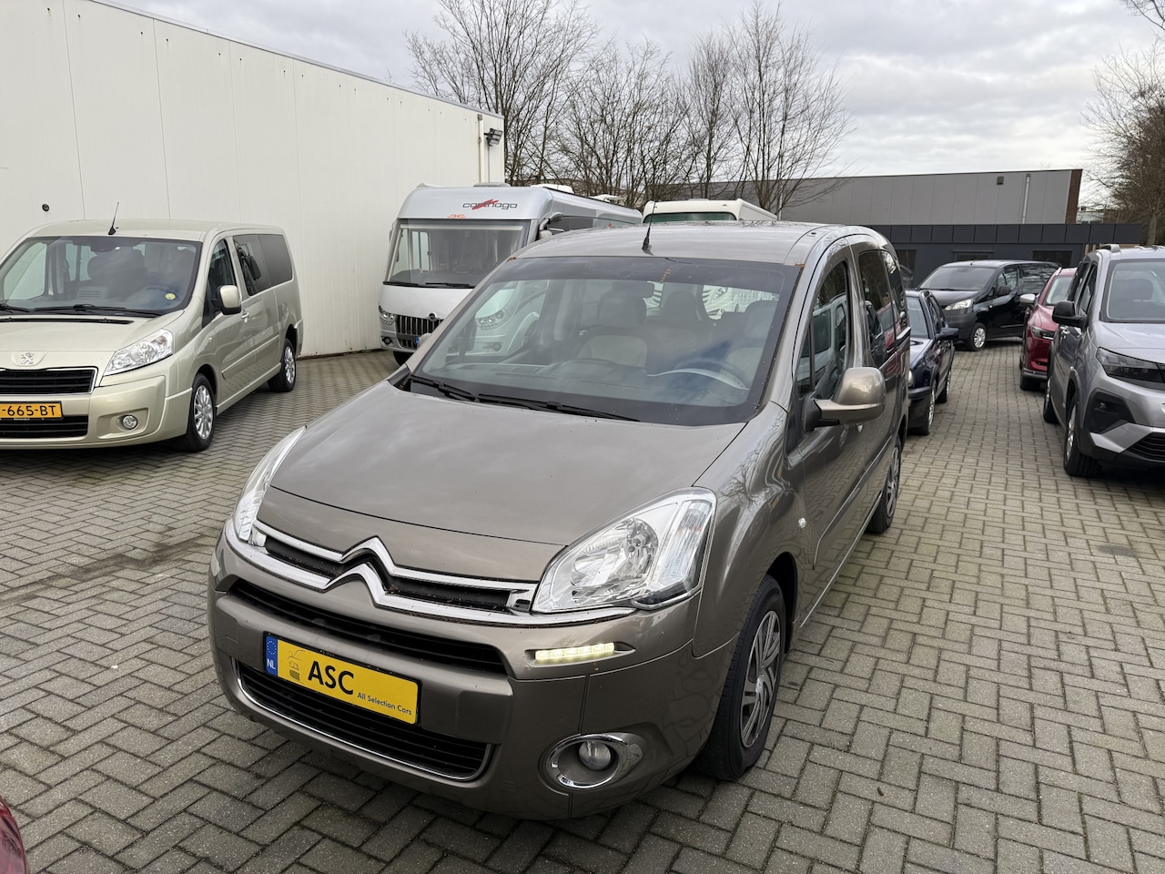 Citroën Berlingo - 1.6 VTi Rolstoelauto 3+1 of 5-0 - Ruime Bodemverlaging - Knielsysteem + Lier - Luchtvering - AutoWereld.nl