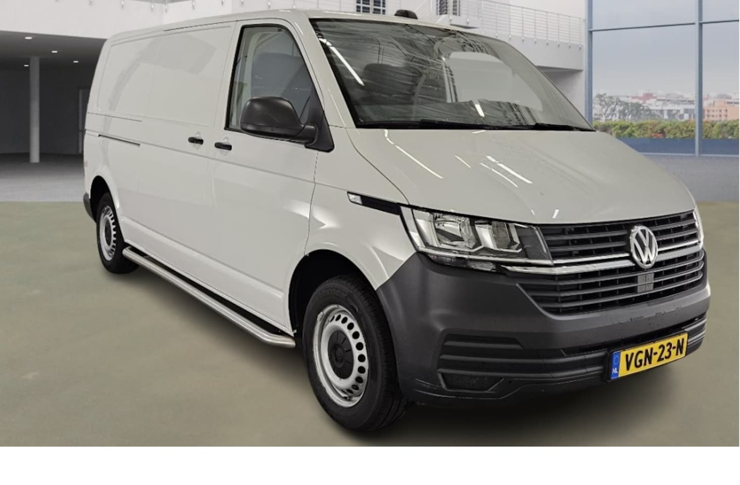 Volkswagen Transporter - 2.0 TDI L2H1 Navi Airco Cruise Sidebars 1Eigenaar - AutoWereld.nl