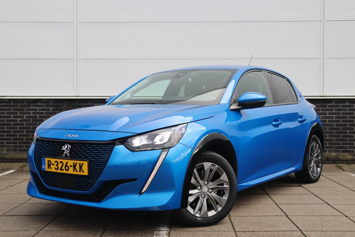 Peugeot e-208 - EV Allure 50 kWh * LED * Apple Carplay * Camera *SOH 90%* - AutoWereld.nl