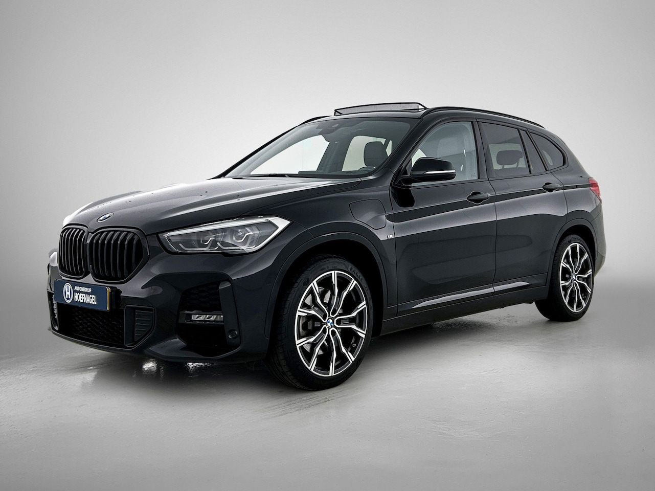 BMW X1 - XDrive25e M Sport High Executive | Schuifdak | Stoelverw. | HeadUp Display | Adaptive Crui - AutoWereld.nl