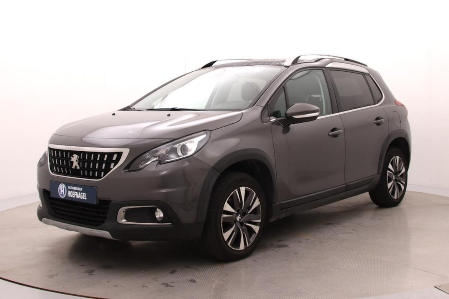 Peugeot 2008 - 1.2 PureTech Allure | Panoramadak | Camera | Parkeersensoren | Apple CarPlay | Stoelverwar - AutoWereld.nl