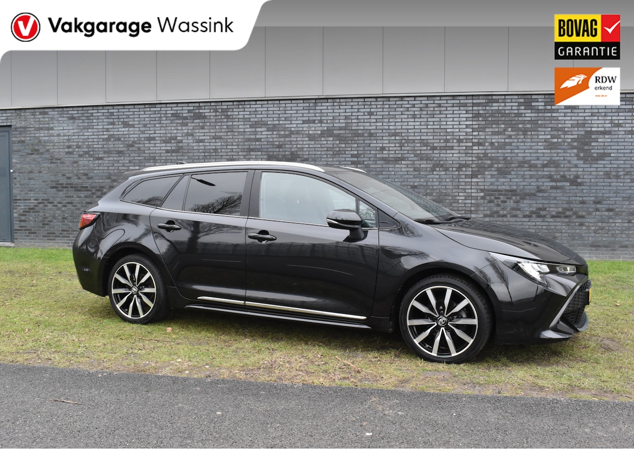 Toyota Corolla Touring Sports - 1.2 Turbo Dynamic Automaat Trekhaak Btw auto 1e eigenaar - AutoWereld.nl