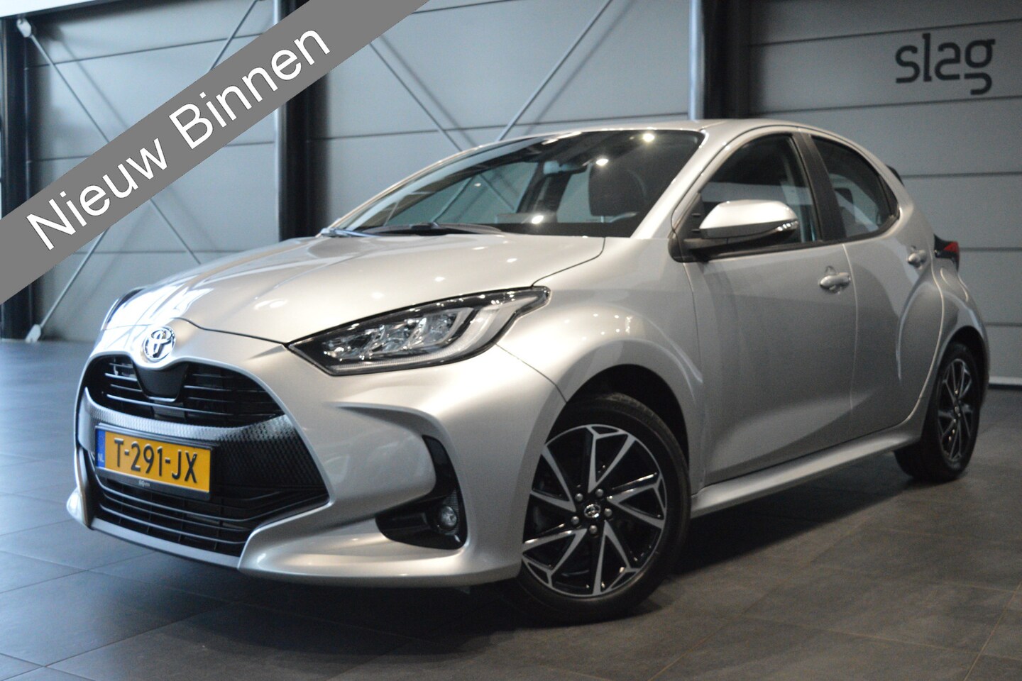 Toyota Yaris - 1.5 VVT-i Dynamic airco camera keyless carplay 16 inch !! - AutoWereld.nl