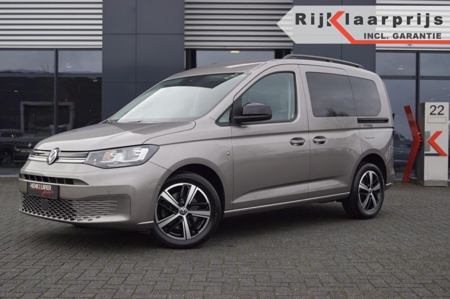 Volkswagen Caddy - 1.5 TSI DSG / App-Connect / Park-assist / 17  inch LM / Climatronic - AutoWereld.nl