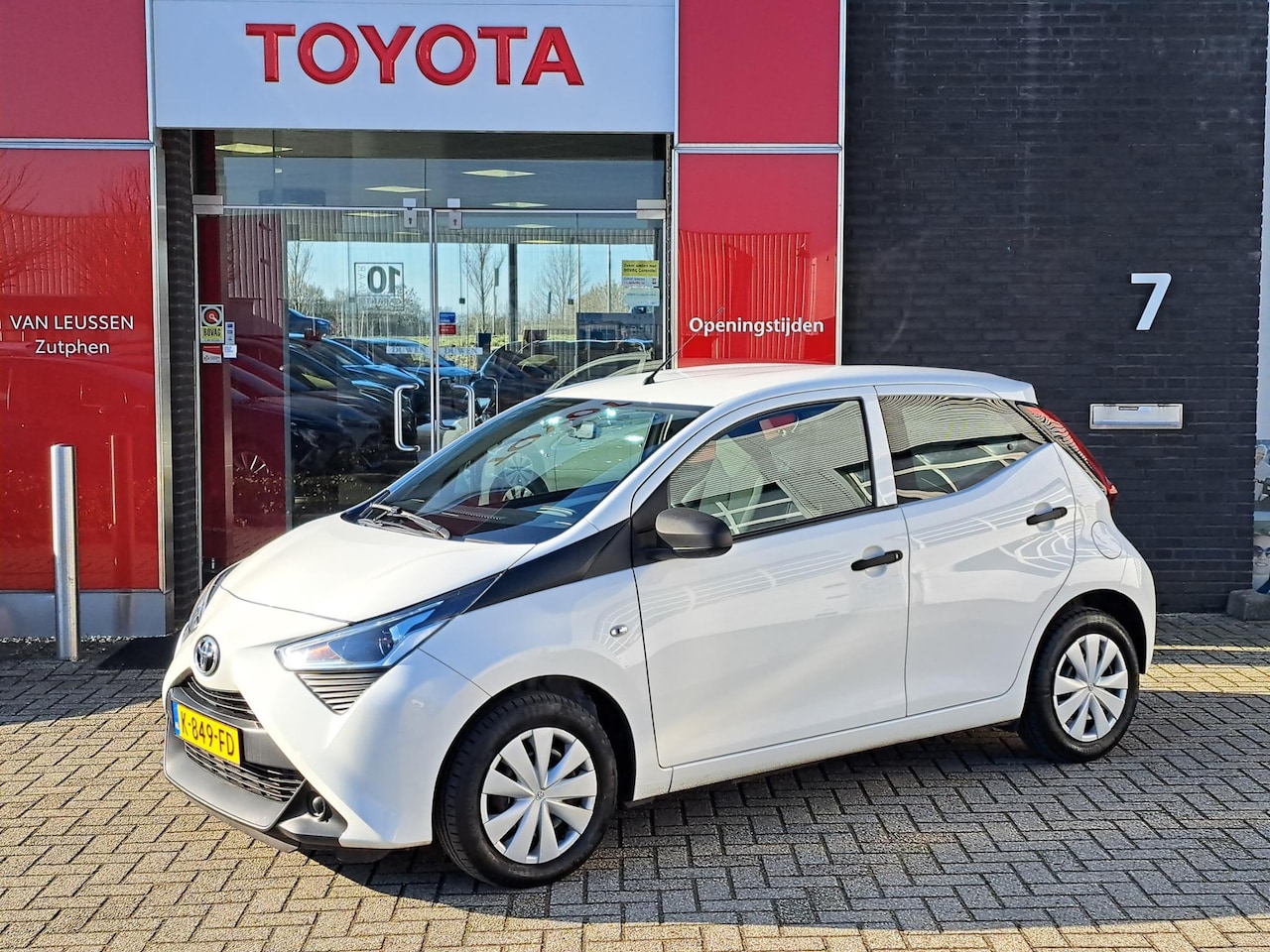 Toyota Aygo X - X-FUN BLUETOOTH AIRCO ONDERHOUDSBOEKJES - AutoWereld.nl