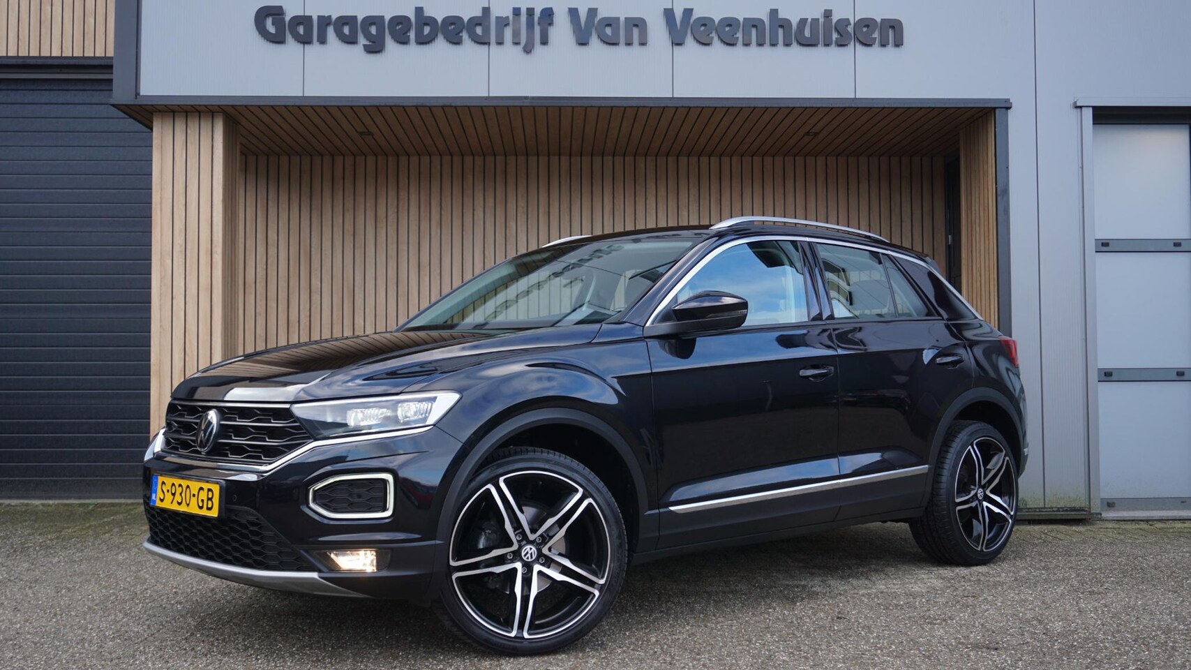 Volkswagen T-Roc - 1.5 TSI 150pk DSG Sport Virtual 19inch LM Stoel&Stuurverwarming LED Keyless Elek.klep *Com - AutoWereld.nl