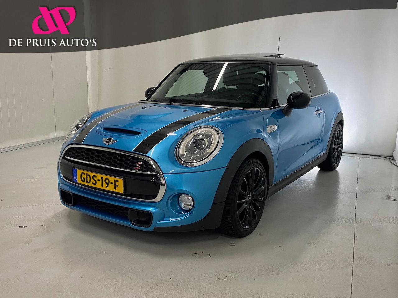 MINI Cooper S - Mini 2.0 Chili Serious Business Panoramadak 17 inch Navigatie - AutoWereld.nl