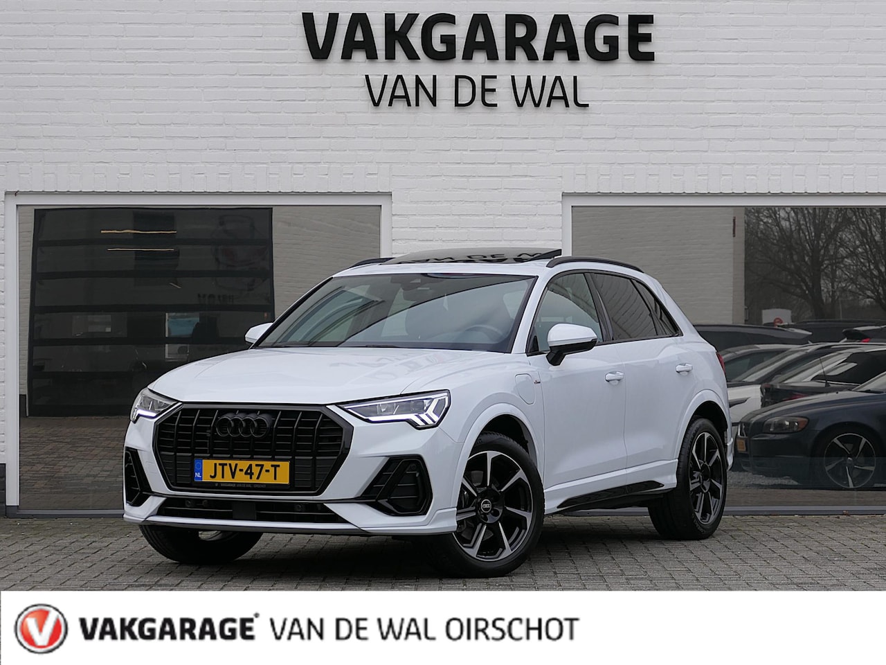 Audi Q3 - 45 TFSI e S edition | S-line | Black optic | Panoramadak | 19-inch velgen | Digitaal dashb - AutoWereld.nl