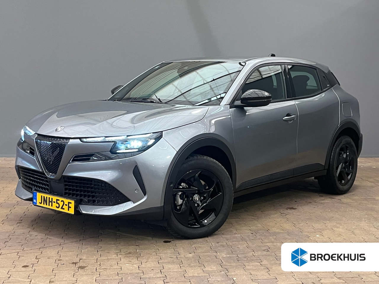 Alfa Romeo Junior - 1.2 Turbo Hybrid Ibrida Speciale 17" Lichtmetaal | Adaptieve Cruise | Leder/Stof | Digitaa - AutoWereld.nl