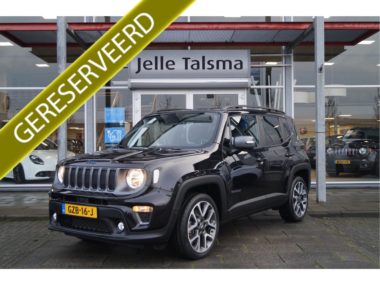Jeep Renegade - 4xe 240 Plug-in Hybrid Electric S │19'' velgen│Clima│Cruise│Camera│CarPlay Let op, rijdend - AutoWereld.nl