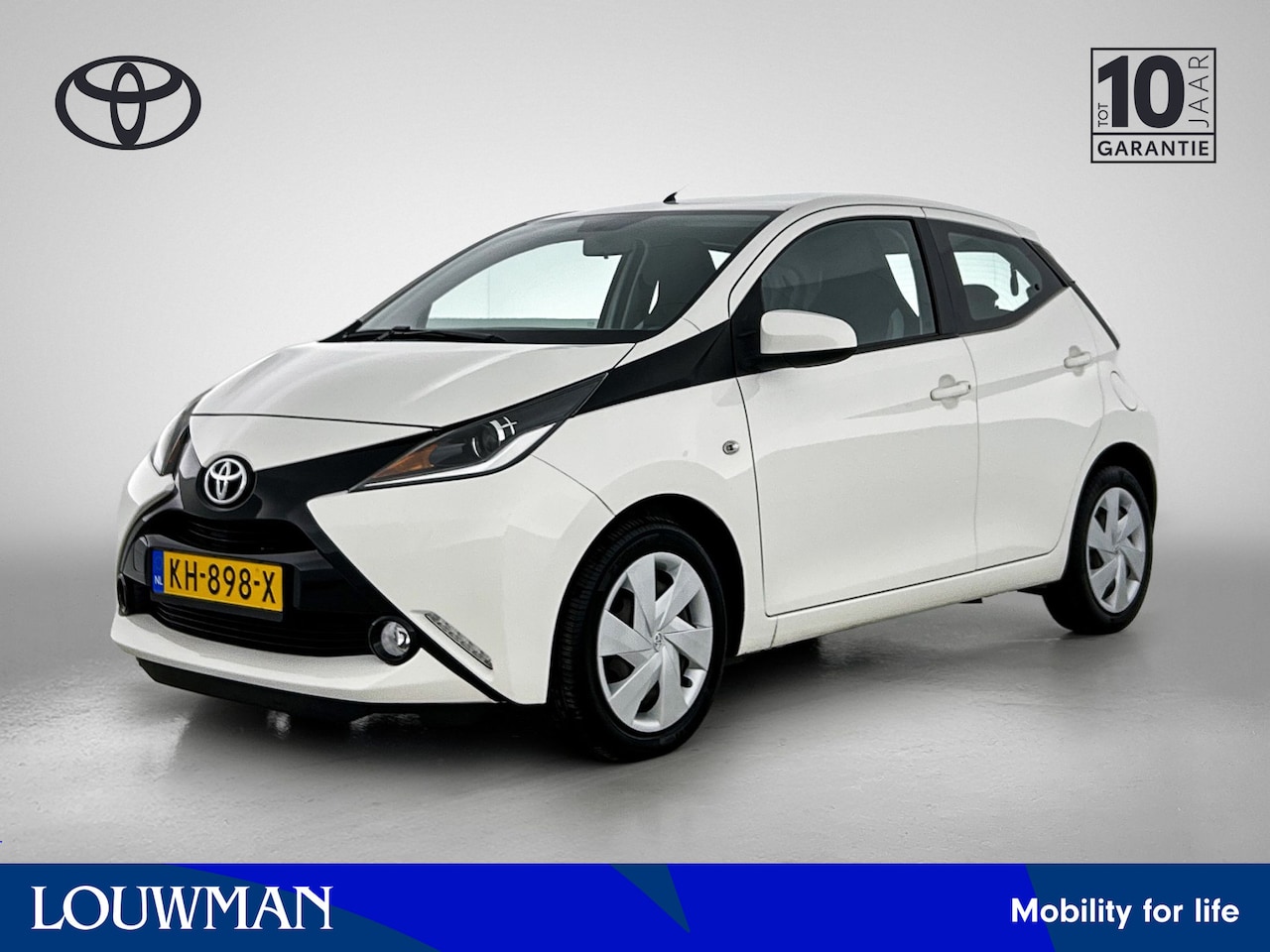 Toyota Aygo - 1.0 VVT-i x-play Automaat | 1e Eigenaar | NIEUW GELEVERD & ONDERHOUDEN | Navigatie | Camer - AutoWereld.nl