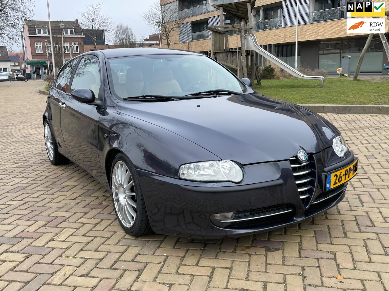 Alfa Romeo 147 - 1.6 T.Spark Lusso 1.6 T.Spark Lusso, Cruise, Cam, Sport, 3drs, Geen import, Nap, Nieuwe apk! - AutoWereld.nl