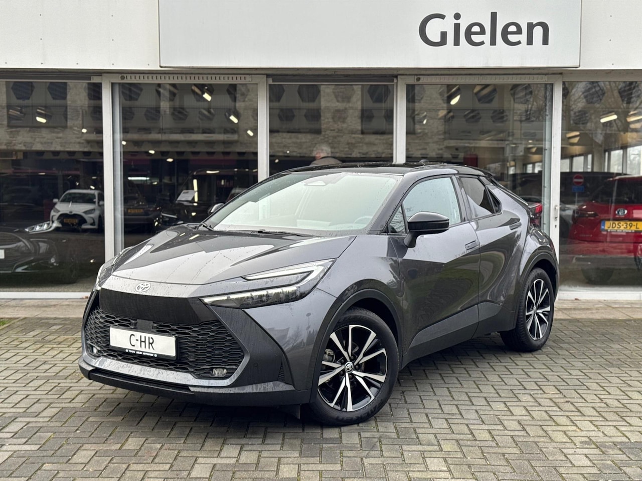 Toyota C-HR - 1.8 Hybrid First edition | Elektrische achterklep, Dodehoekherkenning, Stoel + Stuurverwar - AutoWereld.nl