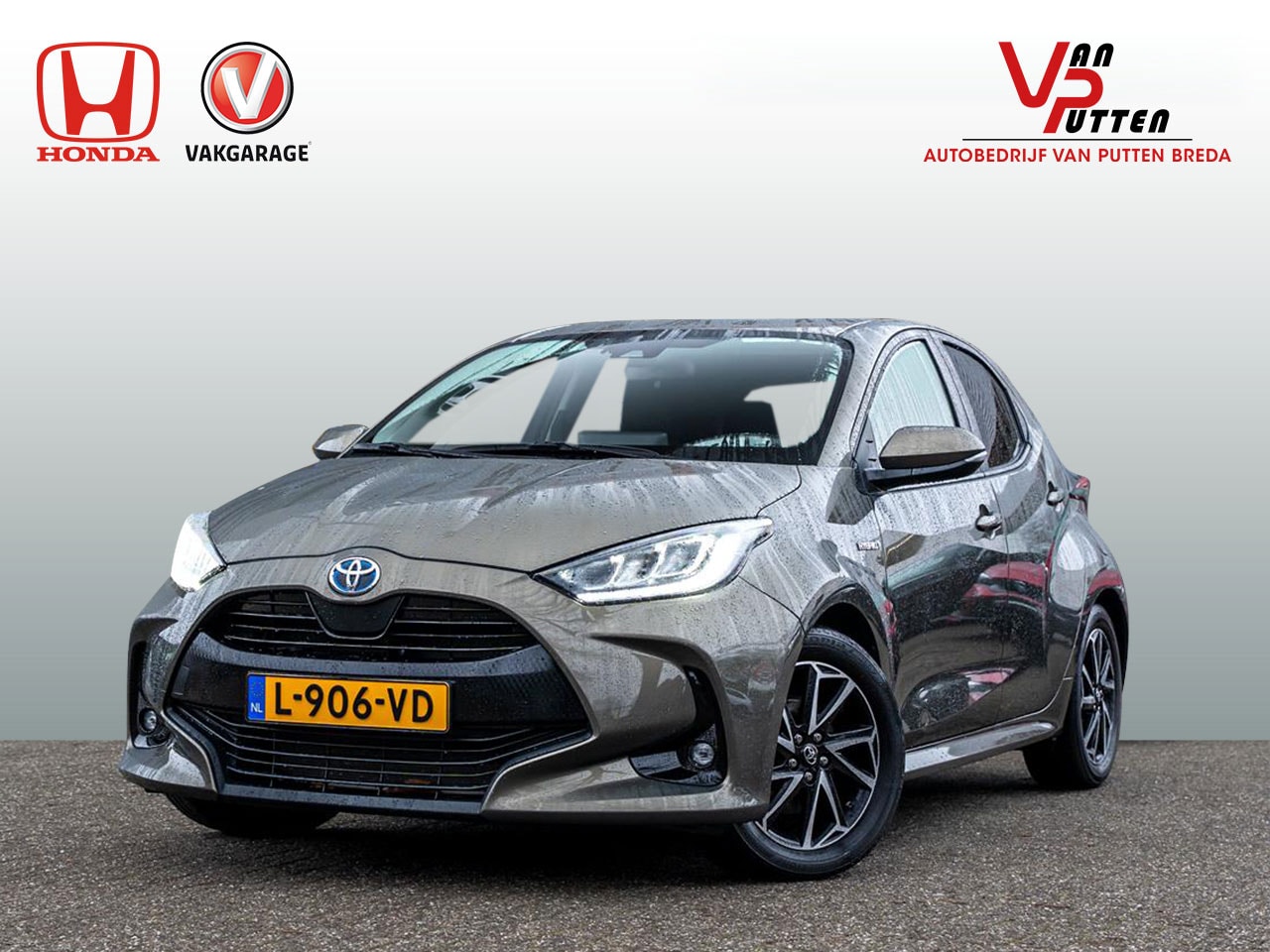 Toyota Yaris - New 1.5 Full Hybrid First Edition Automaat | Adaptieve cruise control | Carplay | Achterui - AutoWereld.nl