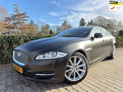 Jaguar XJ - 3.0 V6D Premium Luxury , Clima / Cruise / Camera / Panoramadak / Elec.Pakket / Xenon / Pdc