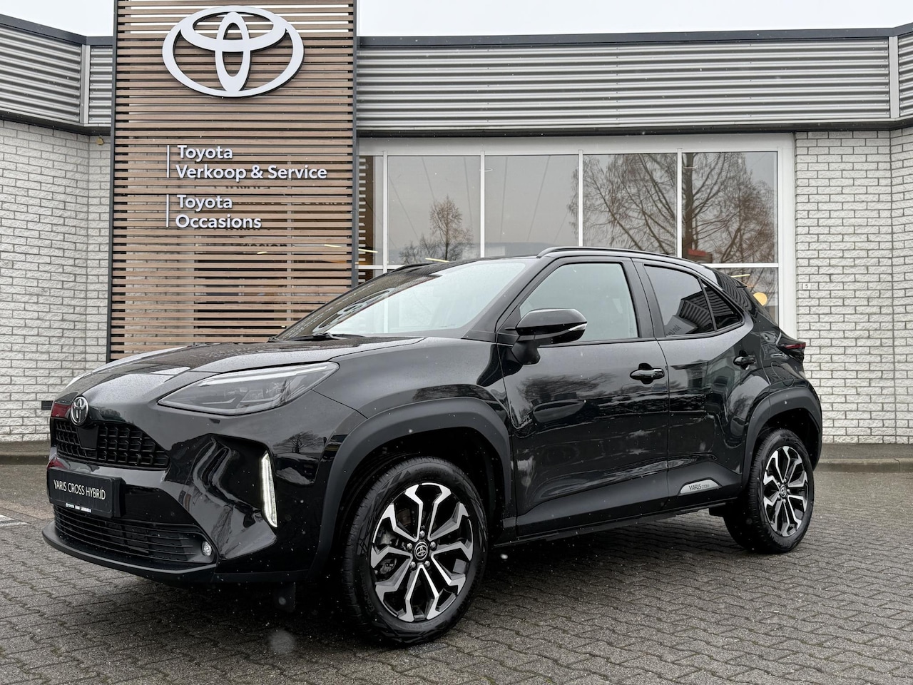 Toyota Yaris Cross - 1.5 Hybrid 115 First Edition NAVI KEYLESS STOEL/STUURVERW LM-VELGEN PARKCAMERA APPLE/ANDRO - AutoWereld.nl