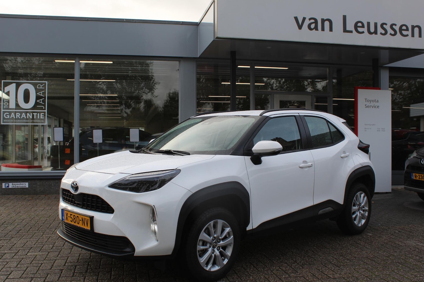 Toyota Yaris Cross - 1.5 HYBRID LM-VELGEN CLIMA AD-CRUISE APPLE/ANDROID DAB CAMERA DAB LED ACHTERLICHTEN - AutoWereld.nl