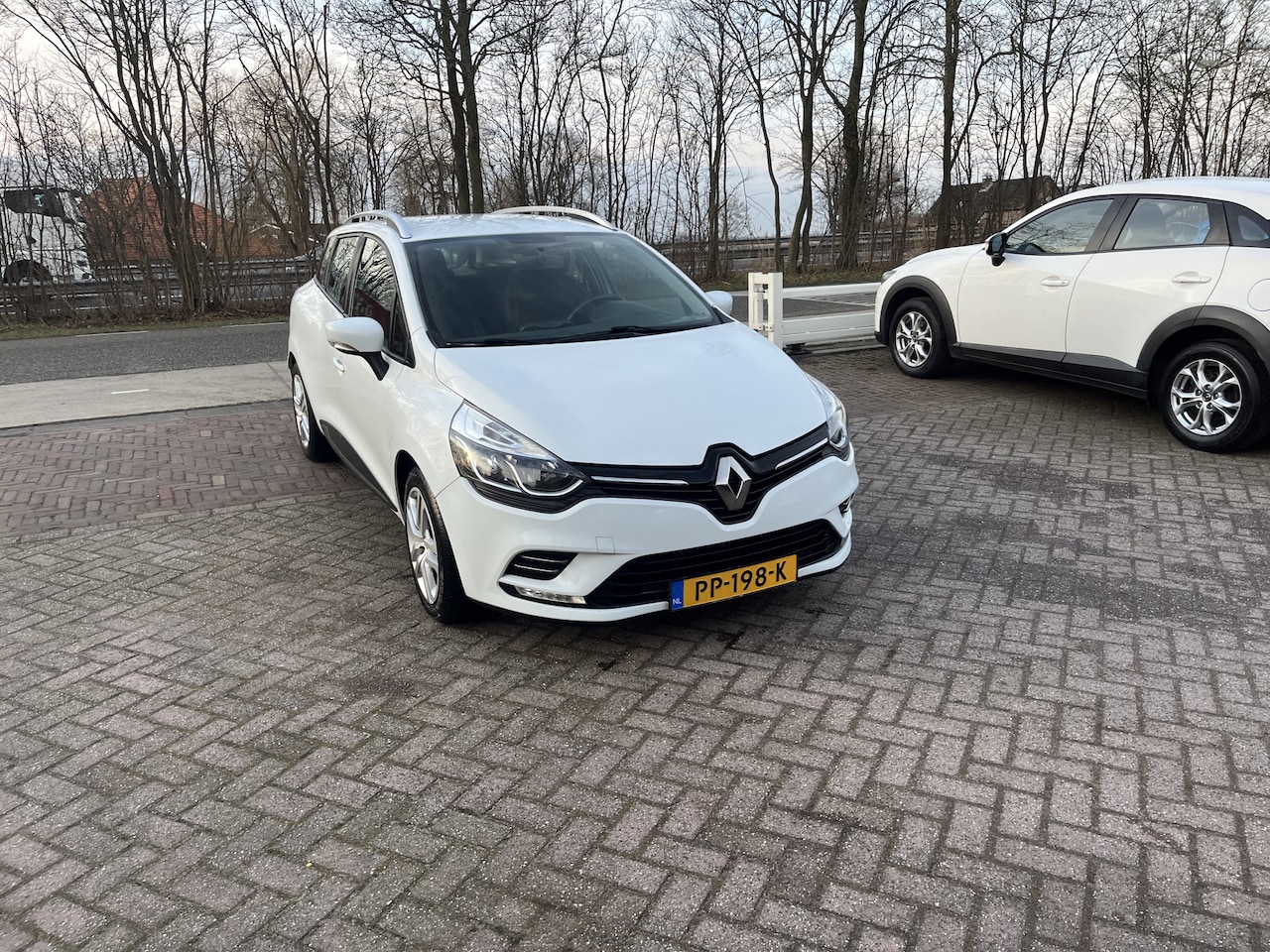 Renault Clio Estate - 0.9 TCe Zen NAVI CARPLAY - AutoWereld.nl