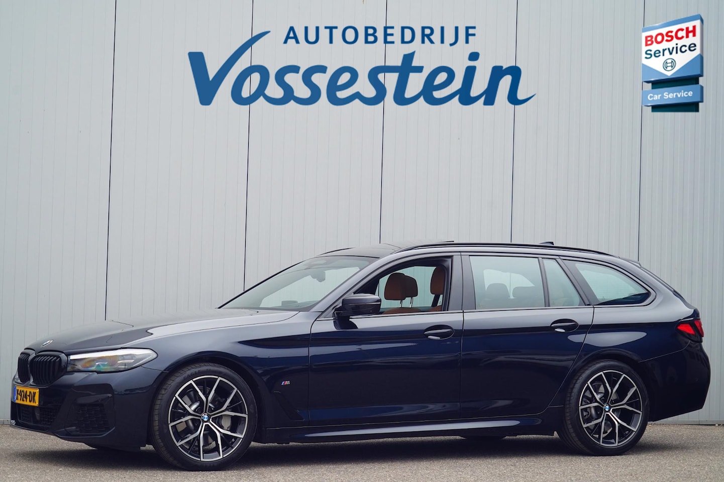 BMW 5-serie Touring - 530i Business Edition Plus / M-Sport / 34dkm NAP / Elek. Trekhaak / Pano / Harman Kardon / - AutoWereld.nl