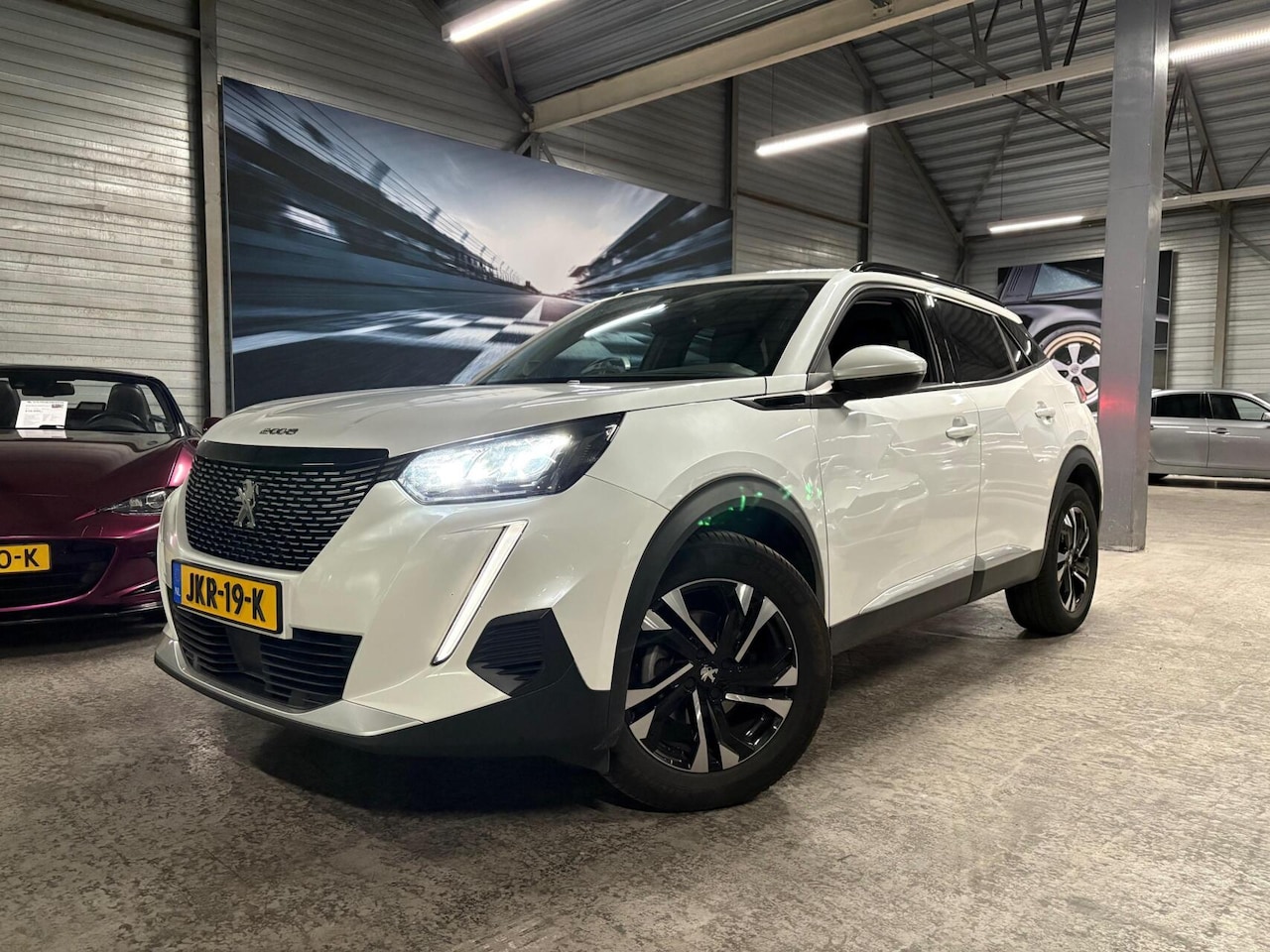 Peugeot 2008 - 1.2 PT 130PK Allure Pack | trekhaak | nieuwstaat - AutoWereld.nl