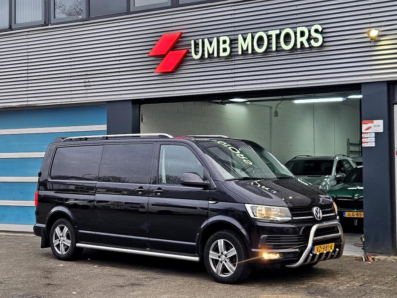 Volkswagen Transporter - 2.0 TDI L2H1 DC Highline Automaat - AutoWereld.nl